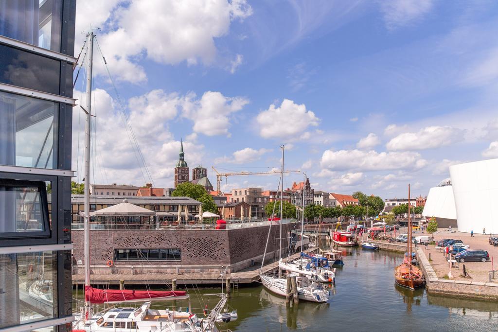 Hochwertige Apartments Im Stralsunder Hafen Exterior photo